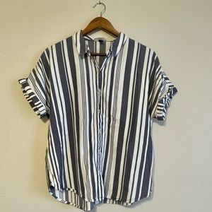 Universal Thread Striped Short Sleeve Button Up Large